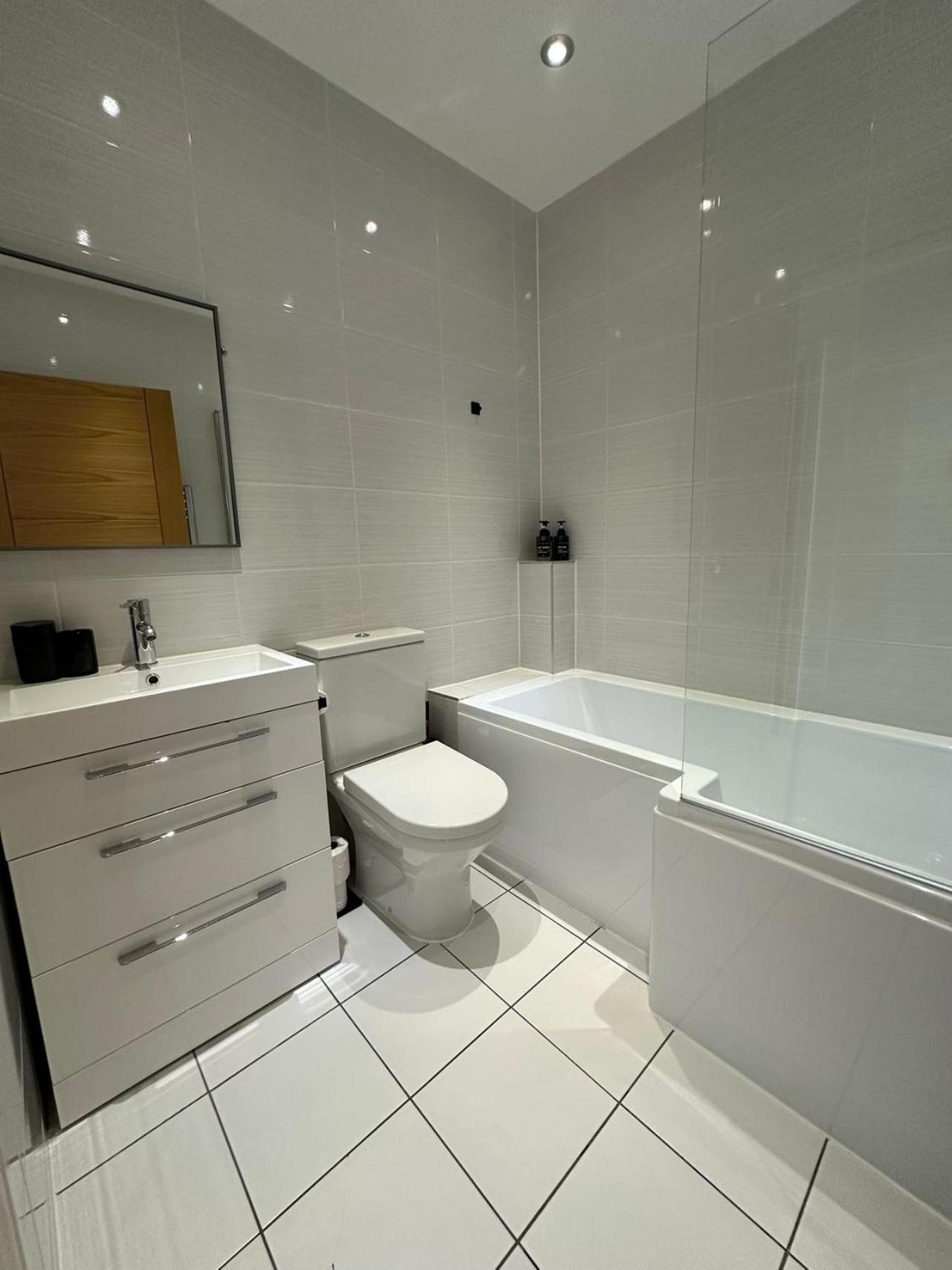 Spacious 4Br 4Ba Gated Townhouse With Balconies, Central Jq Birmingham Esterno foto