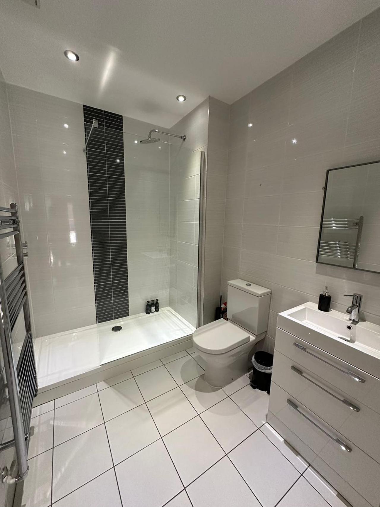 Spacious 4Br 4Ba Gated Townhouse With Balconies, Central Jq Birmingham Esterno foto