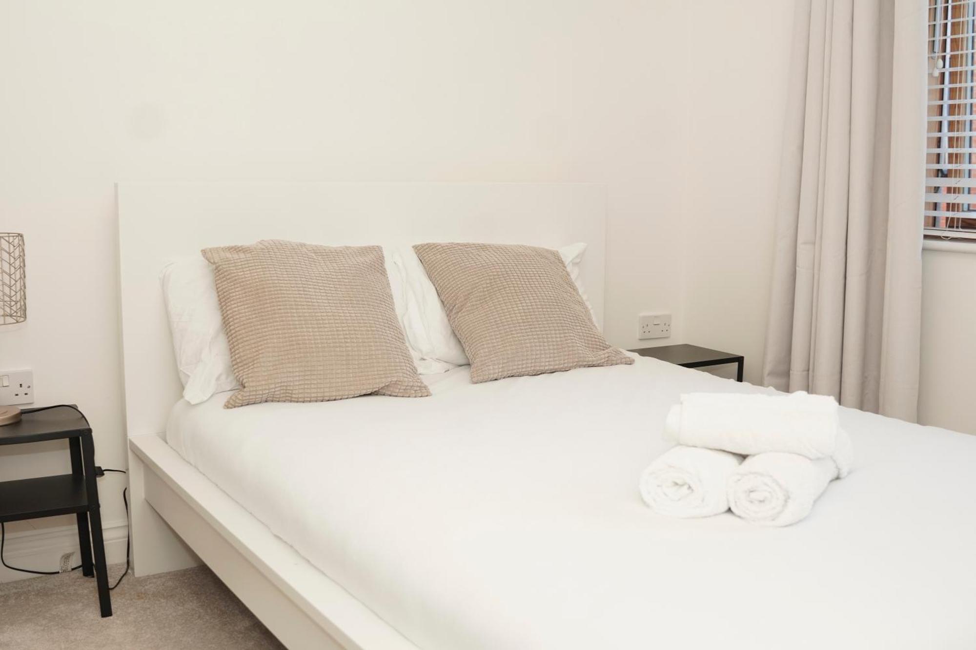 Spacious 4Br 4Ba Gated Townhouse With Balconies, Central Jq Birmingham Esterno foto
