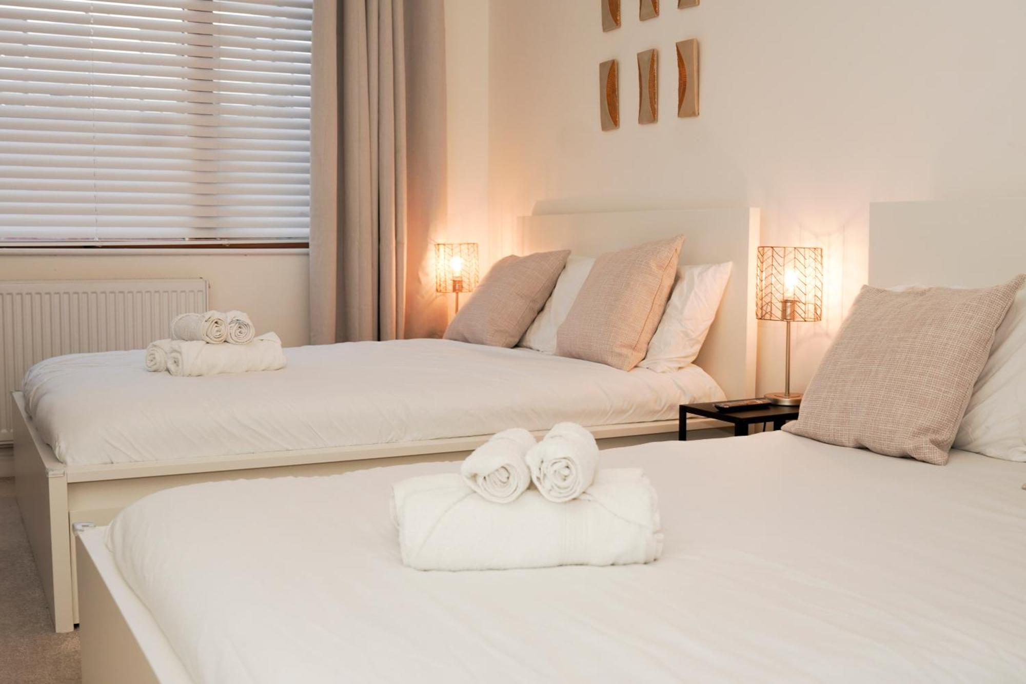 Spacious 4Br 4Ba Gated Townhouse With Balconies, Central Jq Birmingham Esterno foto